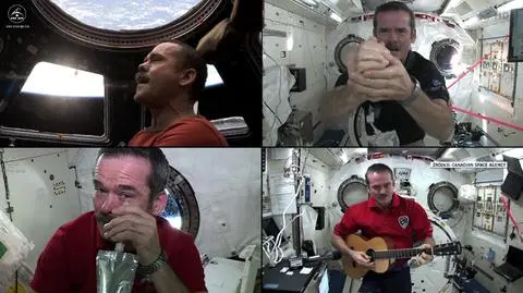 Poczynania Hadfielda na ISS 