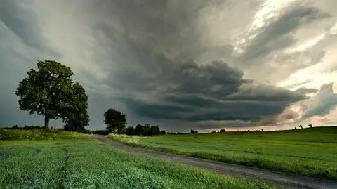Pogoda na dziś: kolejny dzień z gorącem i gwałtownymi zjawiskami