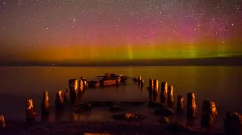 Zorza polarna w Dziwnówku. "Nic nie wskazywało na to, że się pojawi"