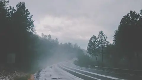 Uwaga, drogi mogą być śliskie