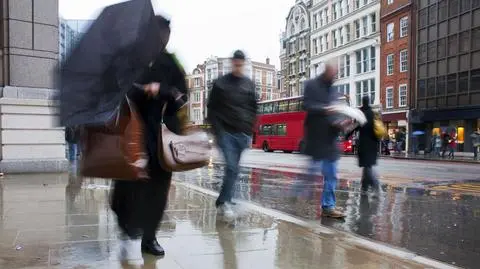  Brytyjczycy bez parasola nie wyjdą z domów