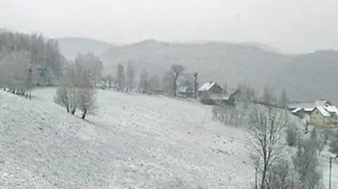 Spadł śnieg w Obidzy