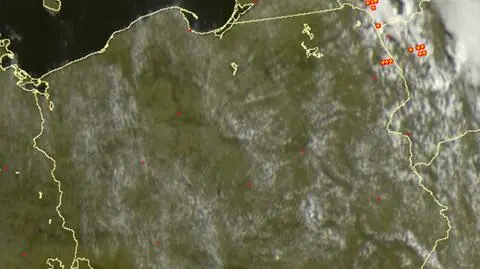 Wyładowania atmosferyczne oznaczono plusami (sat24.com)