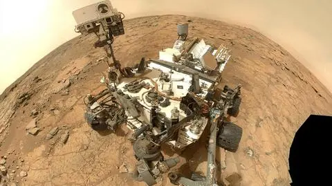 Zdjęcie, które łazik Curiosity wykonał sobie sam na początku tego roku
