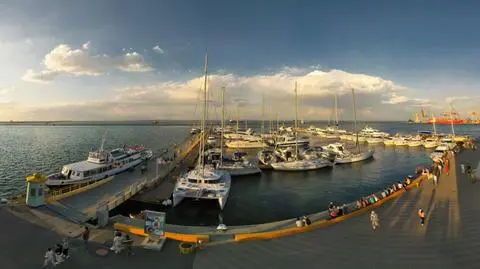 Pochmurno w polskich portach