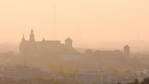 W Krakowie widzialność ograniczona do 100 m