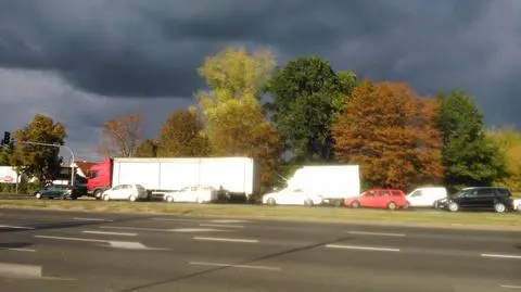 Nad drogami deszczowe chmury