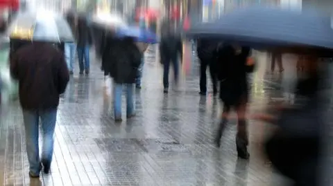 Będzie mokro i wietrznie