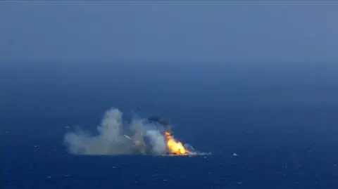 Wybuchowy finał "prawie" udanego lądowania. Falcon 9 znowu eksplodował