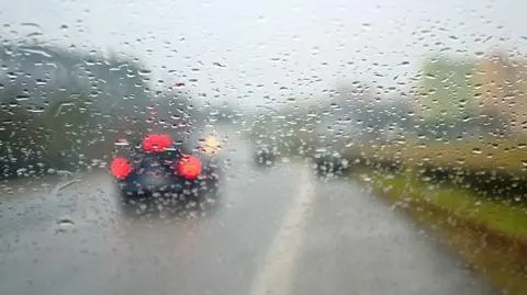 Pogoda będzie w poniedziałek utrudniać jazdę