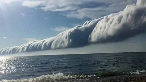 Dziwna chmura nad jeziorem Michigan