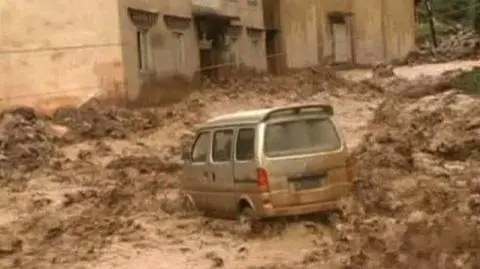 Kolejne powodzie nawiedzają Chiny