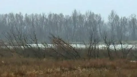 Widok z wałów powodziowych na Wisłę