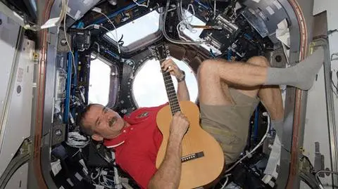 Hadfield i jego kosmiczna gitara