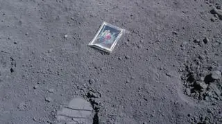 Zdjęcie rodzinne astronauty Charlesa Duke'a na powierzchni Księżyca