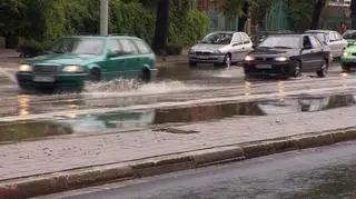 Podtopienia to skutki burzy, która przetoczyła się przez Wrocław