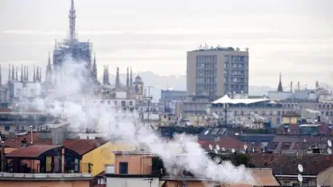 To nie mgła, a smog. Ograniczenia w ruchu samochodów i zakaz grillowania