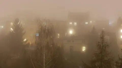 Wdychamy smog. Wiele czarnych punktów na mapie Polski