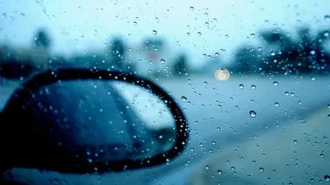 Podróżowanie utrudnią opady