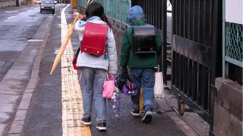 Rok szkolny dla niektórych rozpocznie się w deszczu