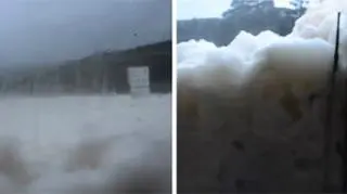 Gruba warstwa piany morskiej przykryła jedną z dróg w Kornwalii