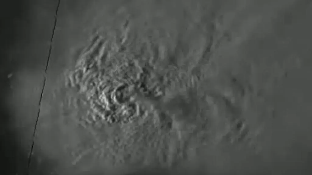 Chmura burzowa na zdjęciach z kosmosu (wideo archiwalne)