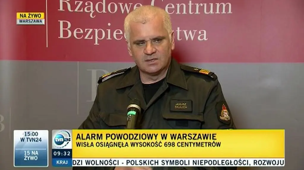 Czoło fali przetacza sie na północ
