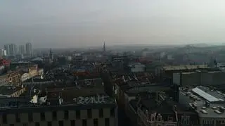 Dron walczy ze smogiem. "Można złapać mieszkańca na gorącym uczynku" ["Fakty" TVN]