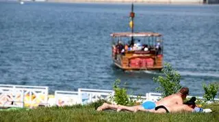 Jak zadbać o bezpieczny wypoczynek nad wodą