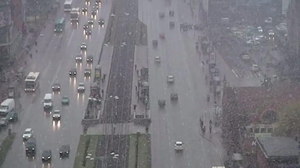Mieszkańcy Gdańska niezadowoleni z powrotu zimy (TVN24)