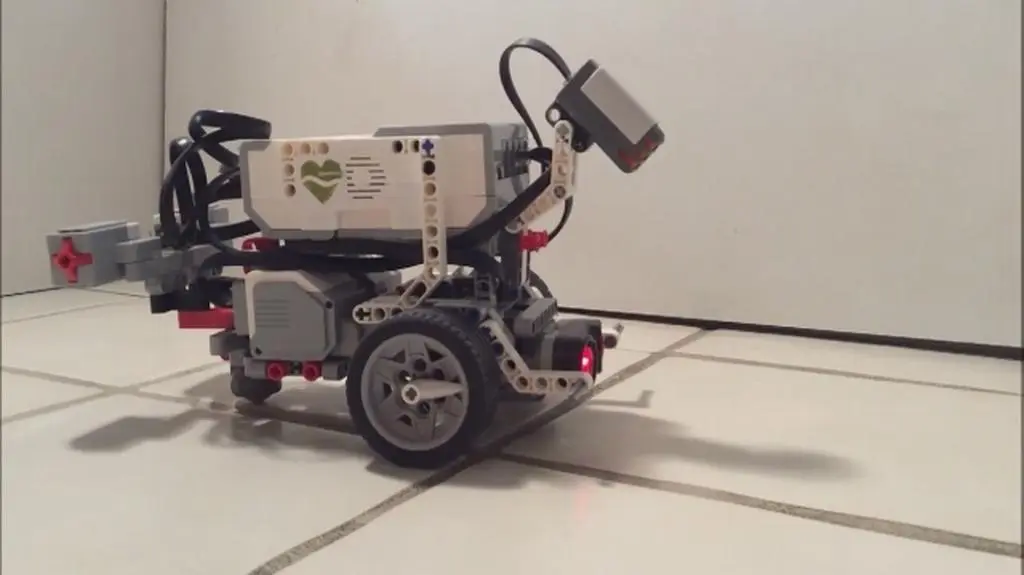 Naukowcy chcą wszczepić mózg sinic w niewielkiego robota
