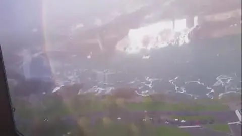 Okrągła tęcza nad wodospadem Niagara