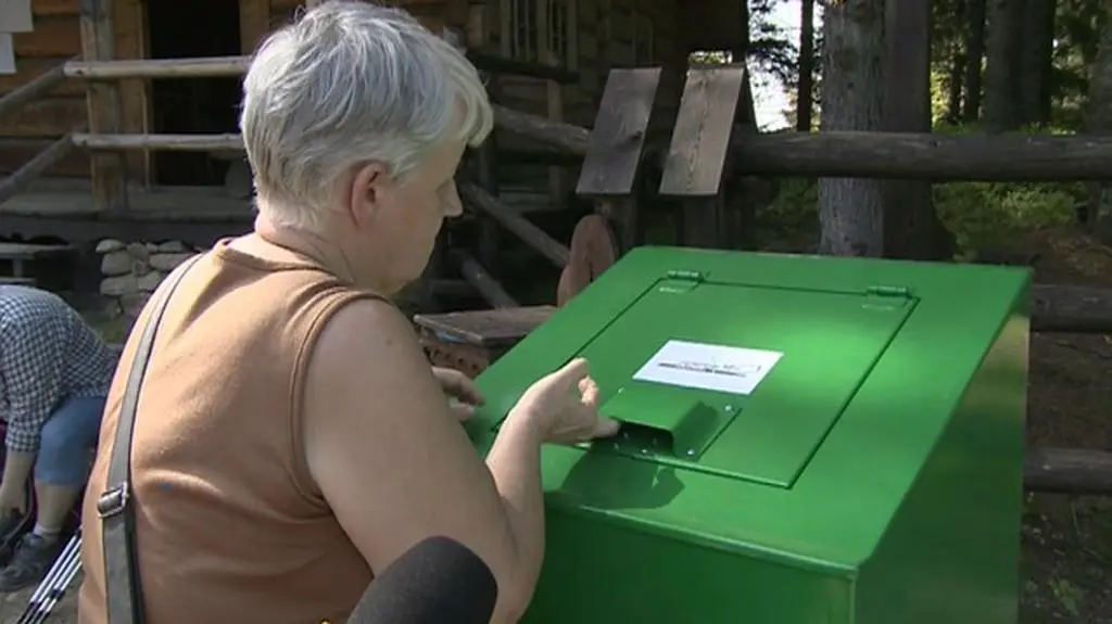 Pancerne śmietniki zniechęcą niedźwiedzie? ("Fakty" TVN)