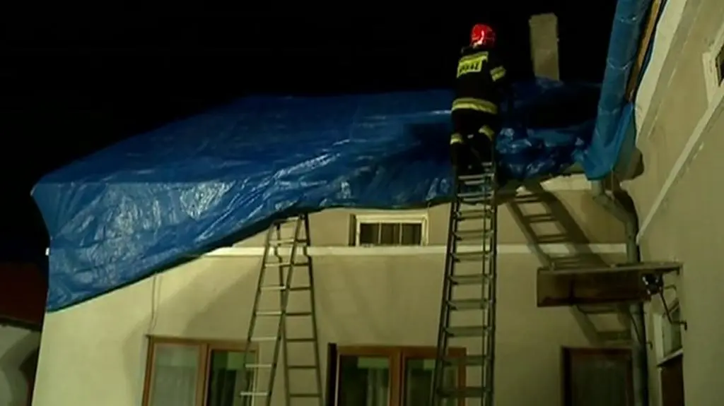 Ruska Wieś po przejściu burzy z gradobiciem (TVN24)