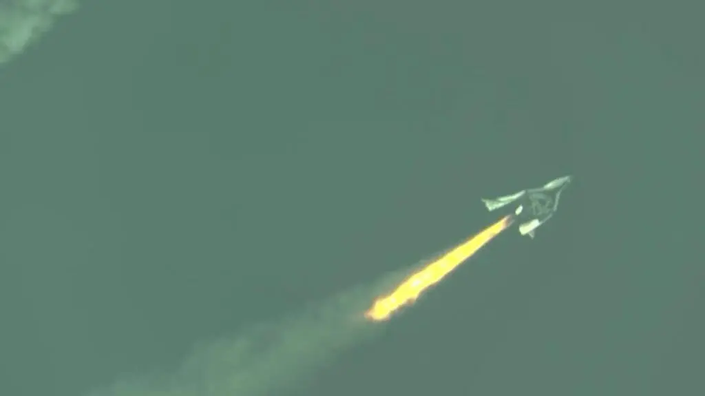 Space Ship Two odpalił swój rakietowy silnik (Virgin Galactic)