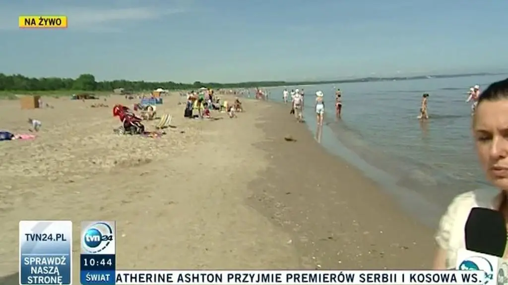 Szukają ochłody na plaży (TVN24)