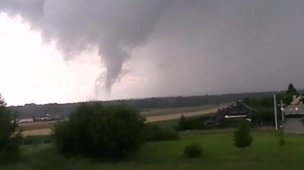 Trąba powietrzna Tychy, lipiec 2012 / Kontkt Meteo/najjag