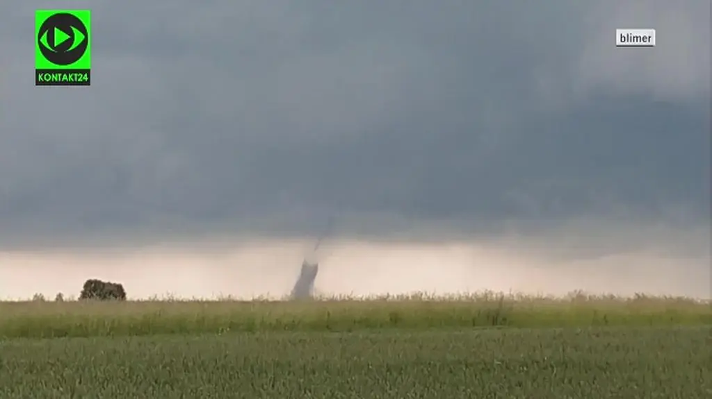 Trąba widziana z Siennej koło Ostrowca Świętokrzyskiego