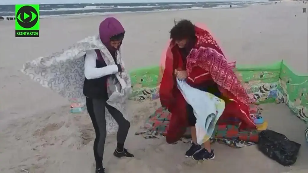 Walka z silnym wiatrem w Dziwnowie