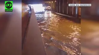 Zalana aleja Józefa Grzecznarowskiego w Radomiu
