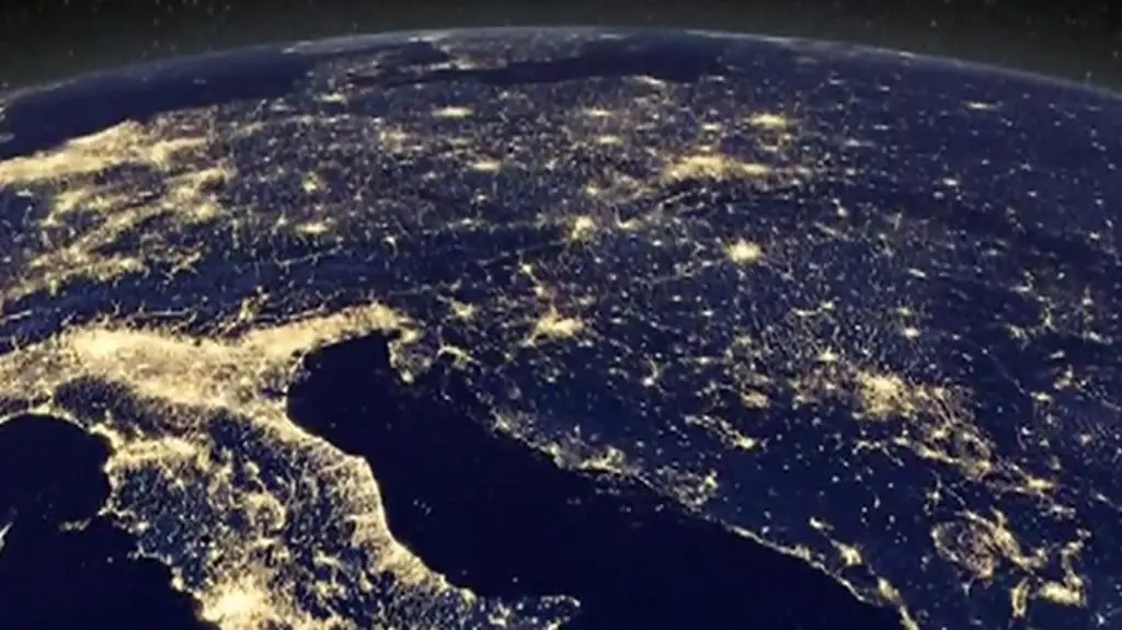 Ziemia nocą widziana z satelity (NASA's Goddard Space Flight Center)