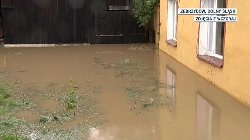 Zniszczenia w Zebrzydowie (TVN24)