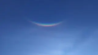 Łuk okołozenitalny i parhelion słońce poboczne
