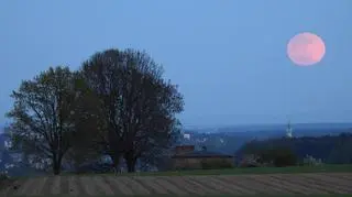 Wschód pełni Księżyca