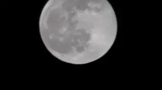 Pełnia robaczego księżyca.