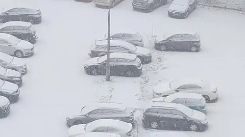 Śnieg w Polsce. "Zima trzyma" w wielu miejscach kraju