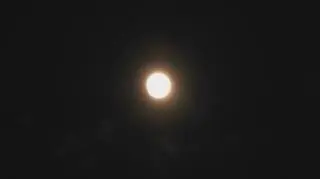 Różowy Księżyc