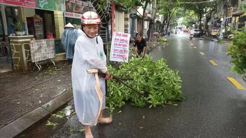 "Nie mamy wiele czasu". Noru już zabił osiem osób, zmierza nad kolejny kraj