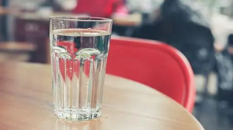 Restauracje serwują za darmo... kranówkę
