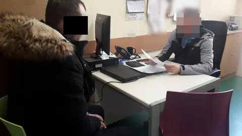 "Popchnął byłą partnerkę, bił pięściami po twarzy i zaatakował jej znajomą"